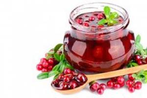 Lingonberry jam: classic and most unusual combinations