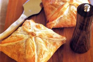 What delicious things can you make from puff pastry?