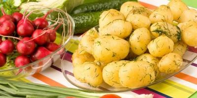 Whole oven-baked young potatoes