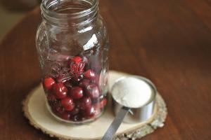 Recipe for making cherries on cognac at home