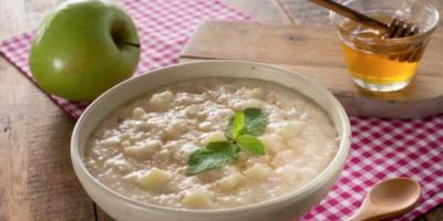 How to cook oatmeal porridge in milk The ratio of oatmeal and water