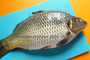 How to bake carp in the oven Baked carp in foil with lemon recipe