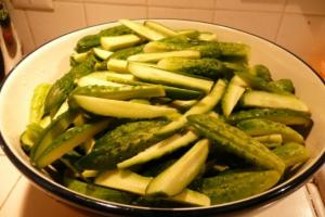 Recipes for pickled cucumbers in mustard sauce (filling) for the winter and shelf life of preparations