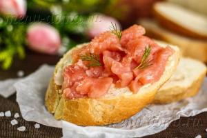 Lightly salted pink salmon for salmon