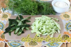 Ingredients for preparing the dish “Salad with smoked chicken “Easter Easter cake”” Easter cake salad with corn