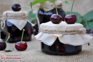 Cherry jam with seeds for the winter